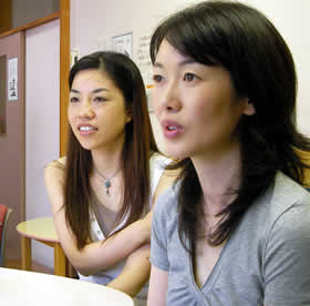 川口華那穂さん(右)と浜恵美さん